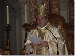 Obispo D Gines-Misa Crismal 20100330_32